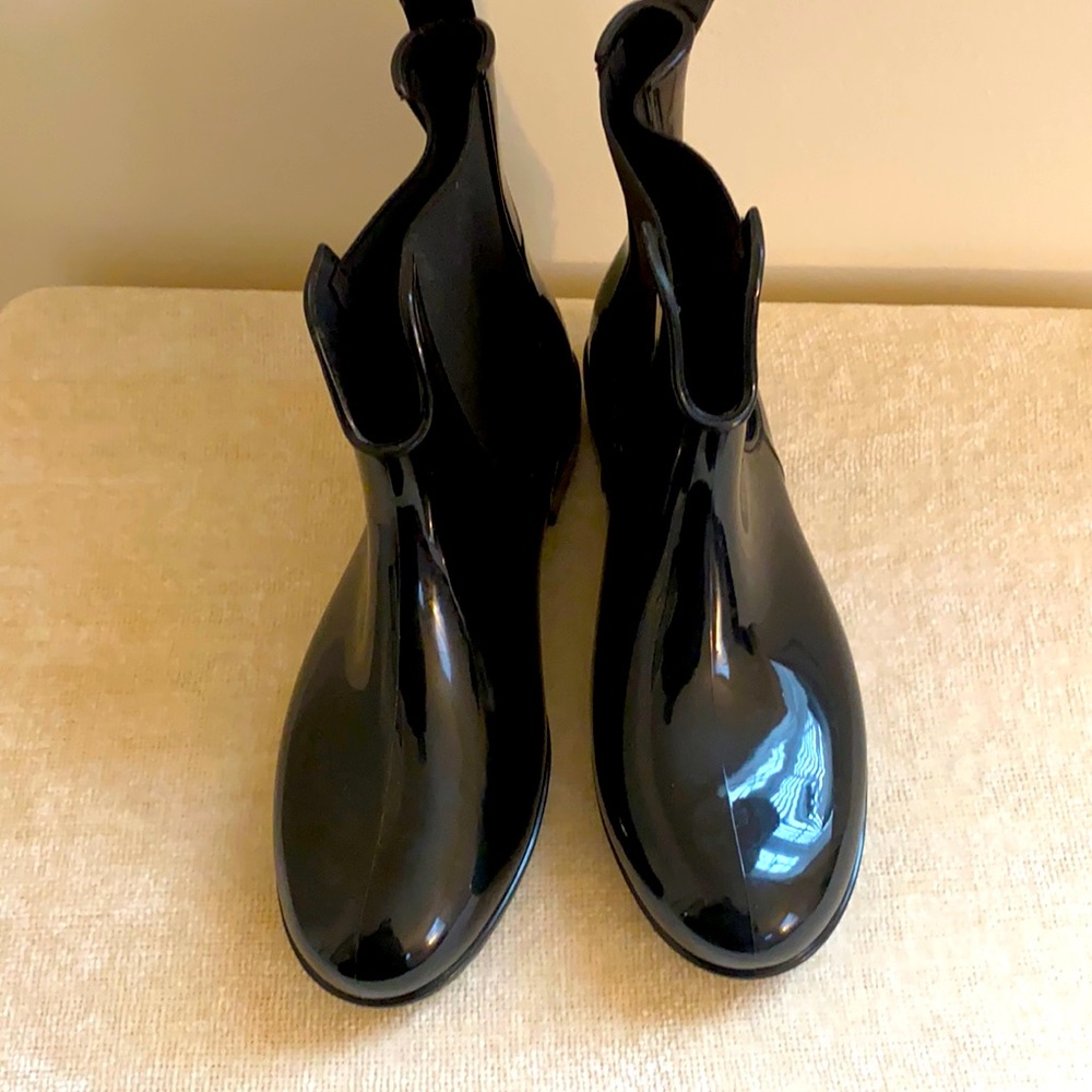 Nicole Miller Black Rainboots